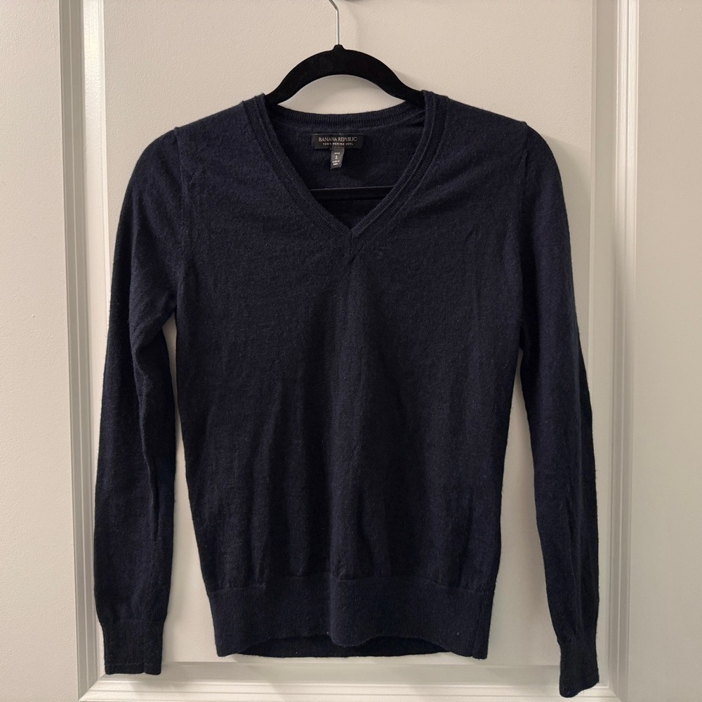 Banana Republic | 100% Merino Wool Navy V-Neck Sweater | Size SP